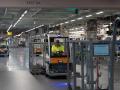 Un empleado conduce una carretilla elevadora en la fábrica de Seat en Martorell.