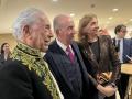 Vargas Llosa tras la ceremonia de su entrada en la Academia Francesa junto al Rey Juan Carlos y la Infanta Cristina

TWITTER ÁLVARO VARGAS LLOSA
10/2/2023