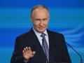 El presidente ruso, Vladimir Putin, asiste a una ceremonia de entrega de premios en Moscú