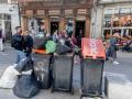 Aglutinación de basura en el centro de la ciudad, a 24 de abril de 2025