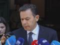 LISBOA, 23/04/2025.-El primer ministro de Portugal en funciones, Luís Montenegro, ofrece declaraciones a periodistas para destacar la labor del papa Francisco después de firmar el libro de condolencias en la Nunciatura en Lisboa. EFE/Laia Mataix Gómez