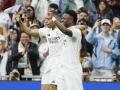 Mbappé celebra du segundo gol ante el Celta junto a Vinicius