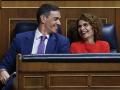 Pedro Sánchez se ríe con María Jesús Montero