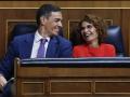 Pedro Sánchez se ríe con María Jesús Montero