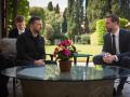 El vicepresidente de Estados Unidos, J.D. Vance, y el presidente de Ucrania, Volodimir Zelenski, en Roma