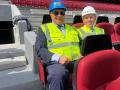 El presidente del FC Barcelona, Joan Laporta, con el presidente de Limak, Nihat Ozdemir, en una visita a las obras del Camp Nou