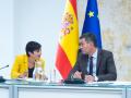 La ministra de Vivienda y Agenda Urbana de España, Isabel Rodríguez, y el presidente del Gobierno, Pedro Sánchez