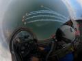 Espectacular imagen del vuelo de Pedro Acosta con la Patrulla Águila