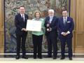 Entrega del Premio FUNDOS de Honor-Monte de Piedad a S.M. la Reina Doña Sofía