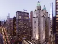 El Waldorf-Astoria junto a otros edificios de Park Avenue.