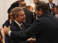 El presidente de Castilla-La Mancha, Emiliano García-Page, y el presidente regional del PP, Paco Núñez, se saludan tras la aprobación del Estatuto.
JUANMA JIMÉNEZ/EUROPA PRESS
29/5/2025