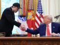 Donald Trump junto a Elon Musk en el Despacho Oval