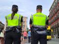 Dos agentes de la Policía Municipal de Valladolid, en una imagen de archivo