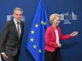 El hasta ayer primer ministro de Países Bajos Dick Schoof y la presidente la CE Ursula Von der Leyen
