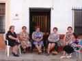Cuando llega el verano y las altas temperaturas, salir a tomar el fresco es una de las costumbres más arraigadas en los pueblos de España