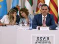 Las vicepresidentas Montero y Díaz cuchichean en presencia de Sánchez