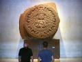 Piedra del sol de la cultura azteca en el Museo Nacional de Antropología de México