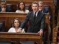 El lider de la oposición y presidente del PP, Alberto Núñez Feijóo, durante una sesión de control al Gobierno
