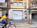 Pintada en el edificio del exministro José Luis Ábalos