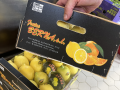 Imagen de un vendedor de limones del Mercado Central de Valencia