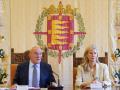 La teniente de alcalde de Vox en Valladolid, Irene Carvajal, junto al alcalde Jesús Julio Carnero (PP)