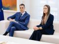 El presidente del Gobierno, Pedro Sánchez, y la portavoz del Grupo Parlamentario Junts, Miriam Nogueras