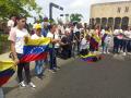 Un grupo de venezolanos reza el Rosario en Cabimas, Venezuela