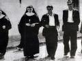 Unas monjas son 'paseadas' durante la Guerra Civil