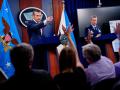 El secretario de Defensa de EE. UU., Pete Hegseth, acompañado por el jefe del Estado Mayor Conjunto, general de la Fuerza Aérea Dan Caine