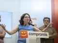 Imagen de Mónica Oltra con Alberto Ibáñez (izquierda) y Àgueda Micó detrás el día en que anunció su dimisión