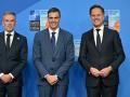 Pedro Sánchez junto a Rutte y Schoof en la cumbre de la OTAN