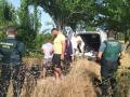 Agentes de la Guardia Civil en el momento de la detención de los ladrones de cable de cobre