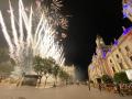 Imagen de archivo de un castillo de fuegos artificiales en la plaza del Ayuntamiento de Valencia.