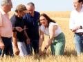 La consejera de Agricultura, Ganadería y Desarrollo Rural, María González Corral, en Mayorga (Valladolid)