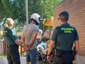 Uno de los repartidores de comida rápida detenidos tras la reyerta

REMITIDA / HANDOUT por GUARDIA CIVIL
Fotografía remitida a medios de comunicación exclusivamente para ilustrar la noticia a la que hace referencia la imagen, y citando la procedencia de la imagen en la firma
08/7/2025
