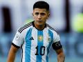 Thiago Almada, en un partido con la selección argentina