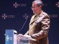 El jefe de Estado Mayor del Ejército (JEME), Amador Enseñat y Berea, clausura los Cursos de Verano CEU-María Cristina