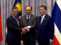 El primer ministro de Malasia, Anwar Ibrahim, acoge las conversaciones entre sus homólogos de Camboya y Tailandia, Hun Manet y Phumtham Wechayachai, respectivamente