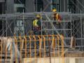Trabajadores en una obra.