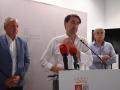 El consejero de Medio Ambiente, Juan Carlos Suárez-Quiñones, y el delegado del Gobierno, Nicanor Sen, comparecen tras la celebración del CECOPI en León