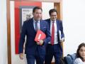 El ministro de Transportes y Movilidad Sostenible, Óscar Puente (i), y el ministro de Transformación Digital y Función Pública, Óscar López