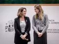 Teresa Ribera y su sucesora en el Ministerio, Sara Aagesen, en la toma de posesión de la segunda