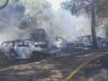 Varios coches calcinados en el incendio del parking de la ermita de San Martín de Valdeiglesias