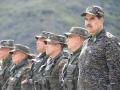 El mandatario venezolano, Nicolás Maduro, observando ejercicios militares en un campo de entrenamiento en Caracas