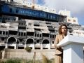 La ministra de Hacienda, María Jesús Montero, frente al hotel ilegal de El Algarrobico (archivo)