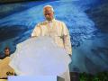 CASTEL GANDOLFO, 01/10/2025.-El papa León XIV abogó este miércoles por una "verdadera conversión ecológica" del mundo y animó a la sociedad a "presionar" para que los Gobiernos desarrollen leyes y normativas "más estrictas" en esta materia. Lo hizo durante su participación en la conferencia internacional 'Raising hope' organizado en la localidad romana de Castel Gandolfo para conmemorar el décimo aniversario de la encíclica medioambiental del papa Francisco, 'Laudato Sì' (2015). -EFE/ Simone Risoluti/Dicasterio para la Comunicación del Vaticano***SOLO USO EDITORIAL/SOLO DISPONIBLE PARA ILUSTRAR LA NOTICIA QUE ACOMPAÑA (CRÉDITO OBLIGATORIO)***