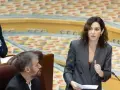 La presidenta de la Comunidad de Madrid, Isabel Díaz Ayuso, en el pleno de la Asamblea
