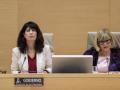 La ministra de Igualdad, Ana Redondo (i), comparece en la comisión de Igualdad del Congreso