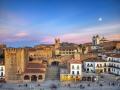 Plaza Mayor de Cáceres al atardecer