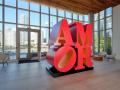 La obra 'Amor', de Robert Indiana, está presente en la exposición